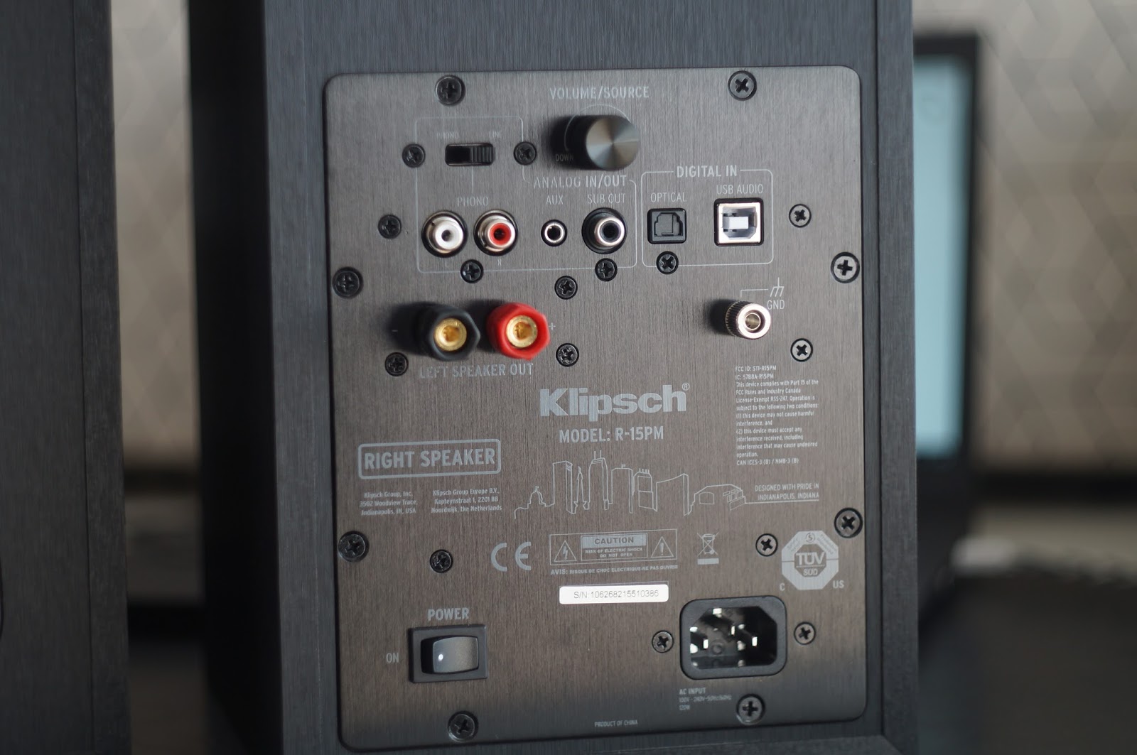 Klipsch R15PM powered speakers review. Can they beat my benchmark JBL