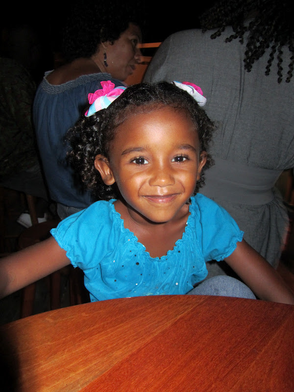 Karen Waldrup Puts On An Amazing Show to Raise Money In San Pedro San