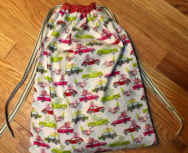 A Quilter's Table: Bags and More Bags