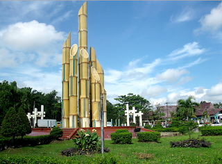Foto Munumen Bambu Runcing Surabaya Foto Munumen Bambu Runcing Surabaya