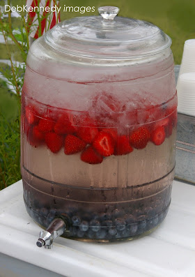 red white and blue, fourth of july, patriotic decor, home decor, summer decor, party ideas, entertaining, beverages