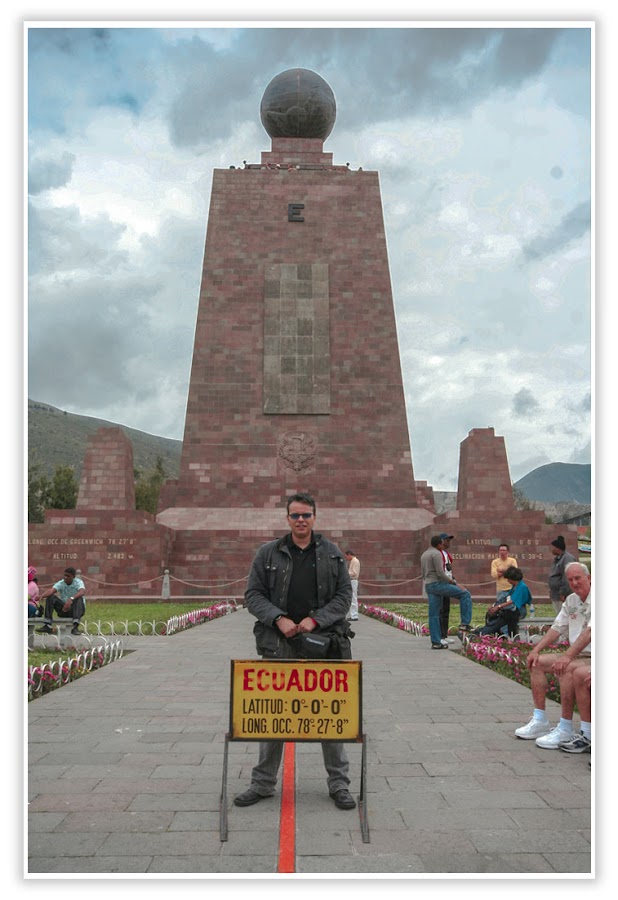 Latitud 0 0 0 la mitad del mundo Ecuador - SuperPhotoPro