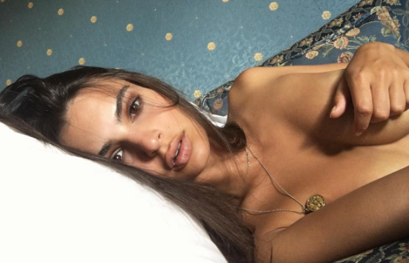 Emily Ratajkowski boob, Nude, Nipslip, Topless Photo Emily Ratajkowski boob, Nude, Nipslip, Topless Photo