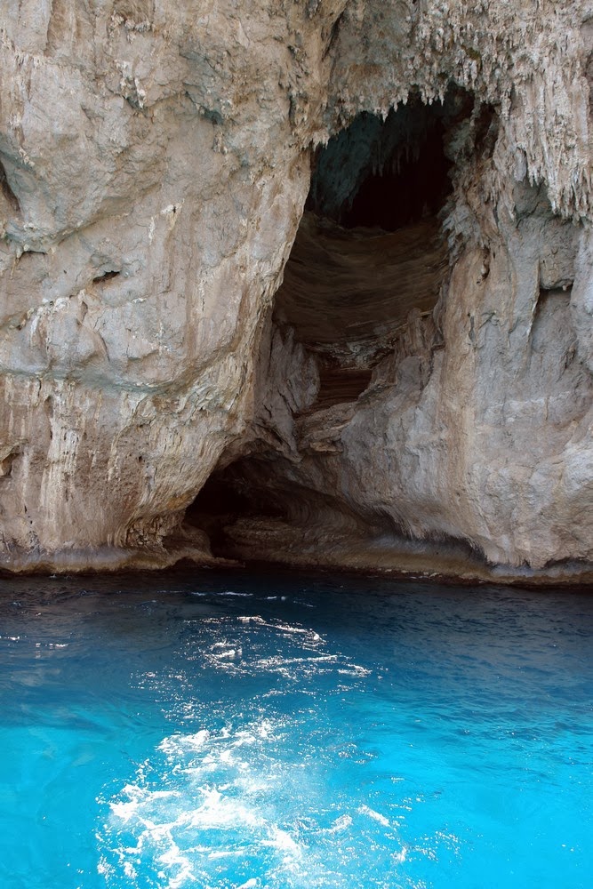 Mais uma gruta visitada no nosso passeio de barco à Capri