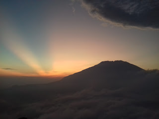 sunrise gunung andong sunrise gunung andong magelang jawa tengah