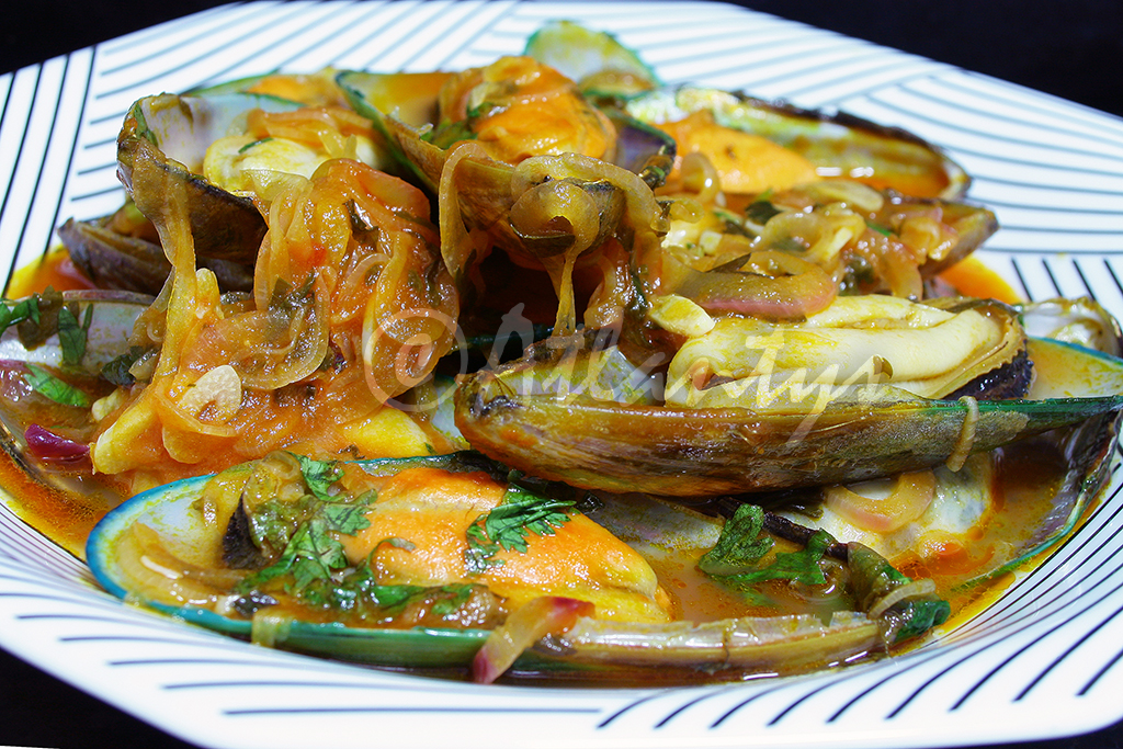 Terapia do Tacho Mexilhões à Espanhola (Mussels Spanish style)