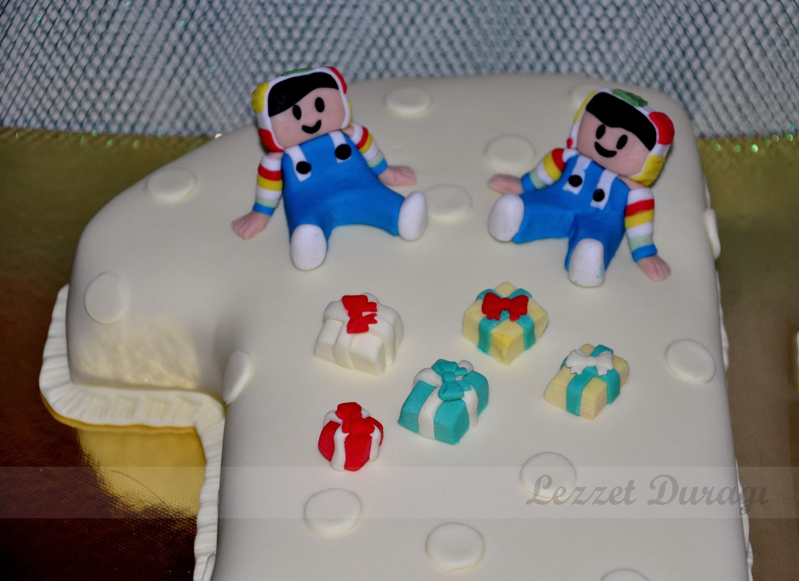 Lezzet Duragi 1 yaş Pasta İkiz Pepee & 1 yaş Kurabiyeler