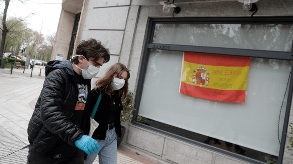 Leve repunte de muertos diarios y contagios en plena reapertura en España Leve repunte de muertos diarios y contagios en plena reapertura en España
