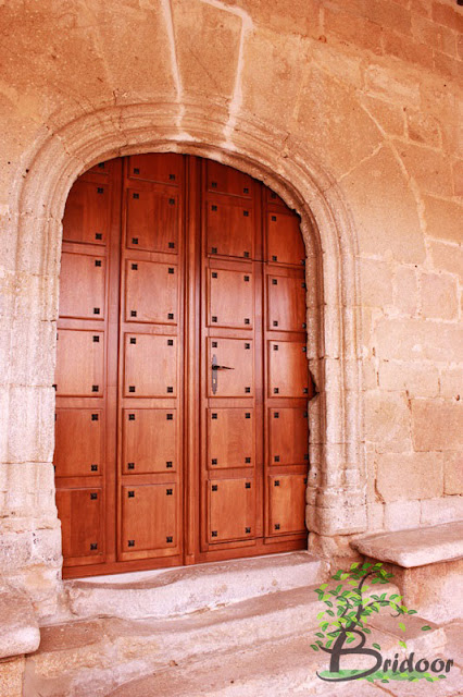 Puerta de madera para Iglesia Salamanca, Cabeza de Framontanos
