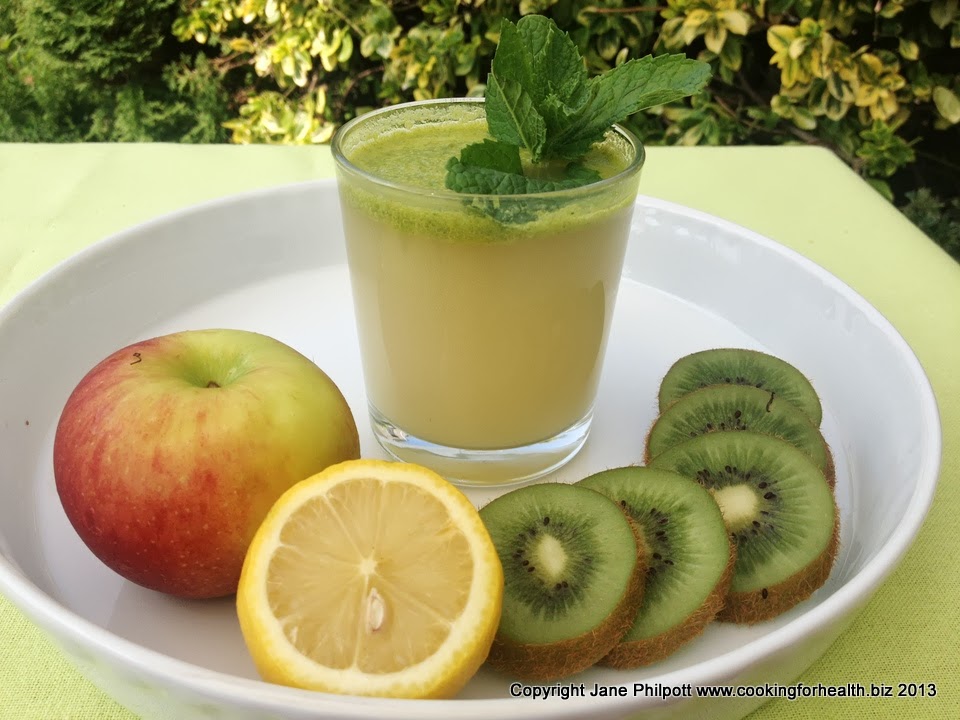 Cooking for Health Kiwi, lemon, apple and mint juice