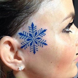 Do lado do rosto do floco de neve