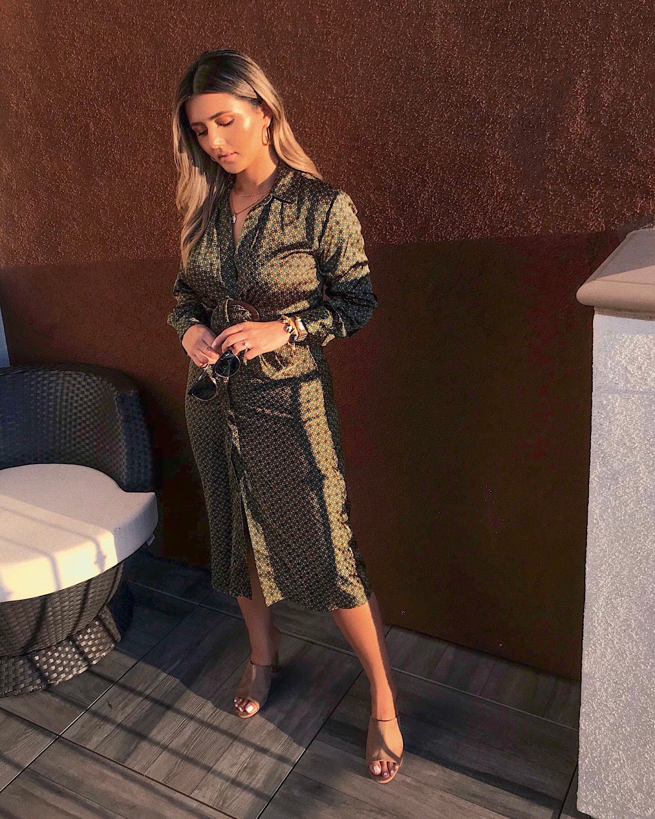 must have fall dresses, affordable dresses for fall, fall 2018, a/w 2018 fashion, midi dresses, Parmida Kiani, how to style, fashion tips, outfit Inspo, zara dress, how to layer under dresses, comfortable fashion, office look, casual work look, Persian, blonde hair, mules, quay Australia, fashion favorites, ootd, golden hour, Los Angeles blogger, LA blogger, LA fall fashion