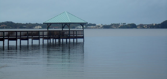 El Indian River desde el Rotary Park en Suntree El Indian River desde el Rotary Park en Suntree