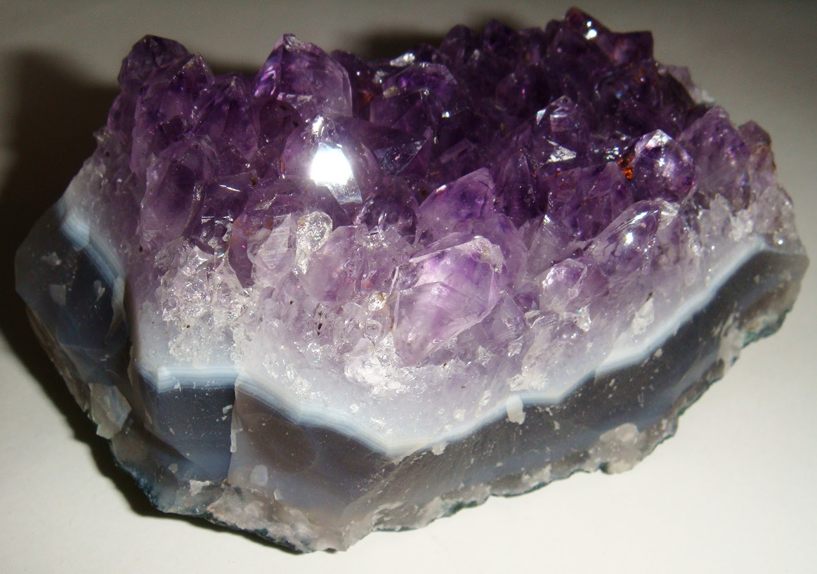 алунит руда. основные минералы геология. кактусовый аметист свойства. кобальтовая руда. стибнит минерал.