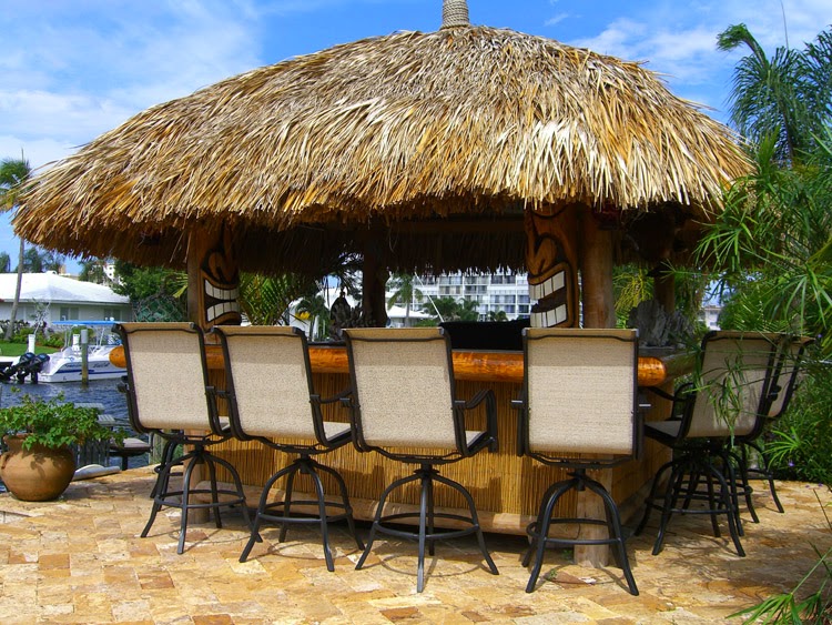 Enjoy A Memorable Vacation in Tiki Bars