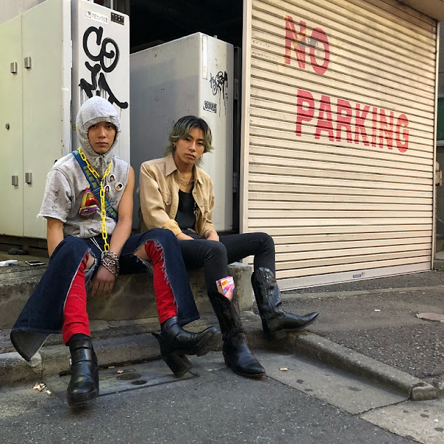 Remaja Jepang Ini Memperlihatkan Gaya Fashion Unik Saat Mode Harajuku Di Tokyo
