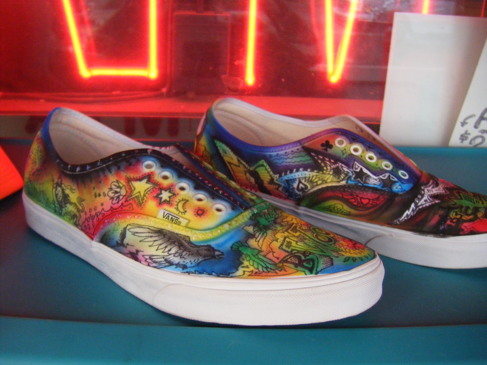 morethanworlds underwater art/and airbrush