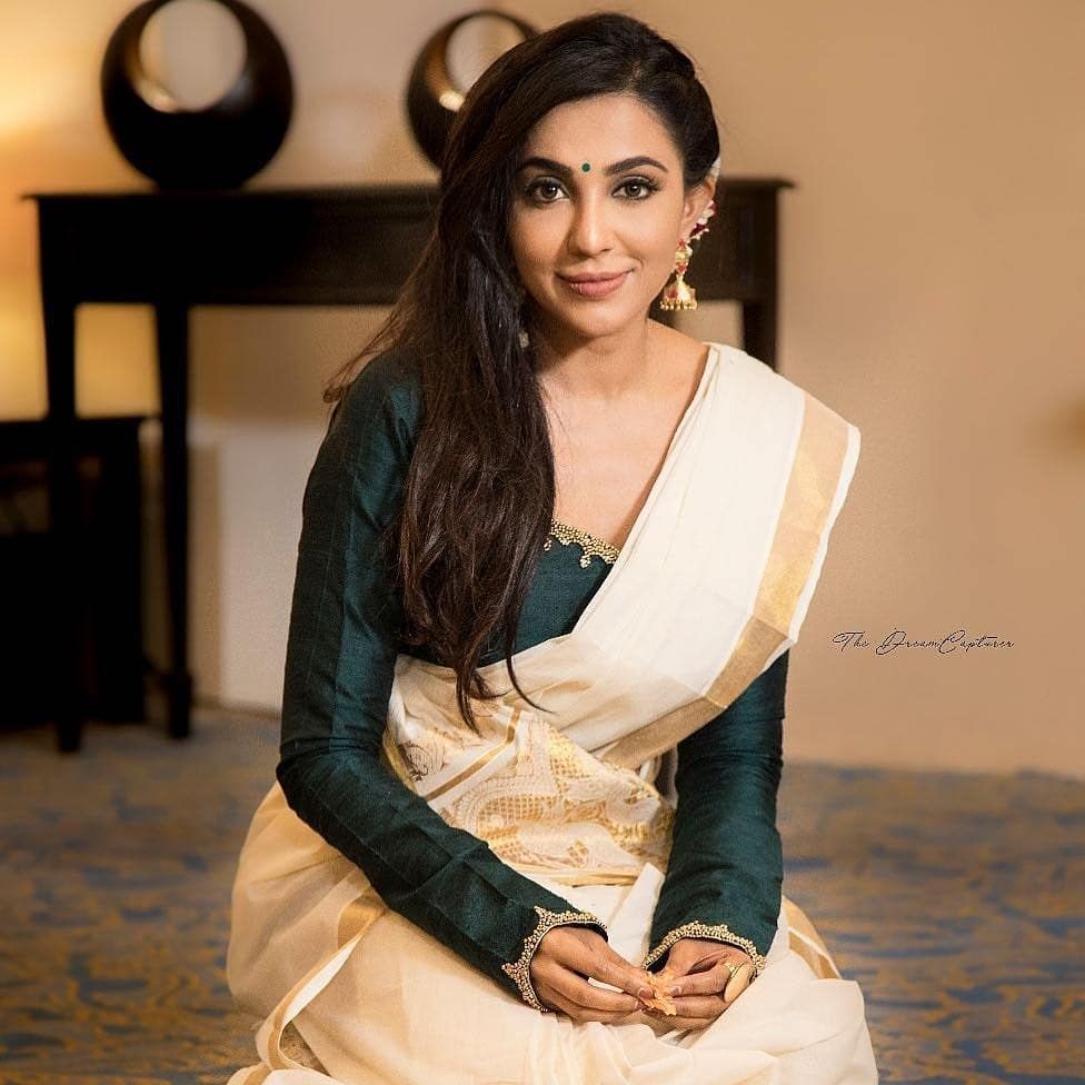 green blouse designs for set saree