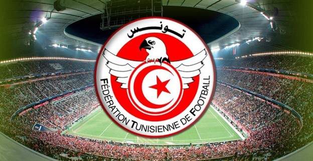 بسبب المقذوفات والحجارة الحكم وليد الجريدي يوقف مباراة الملعب التونسي والنجم الساحلي