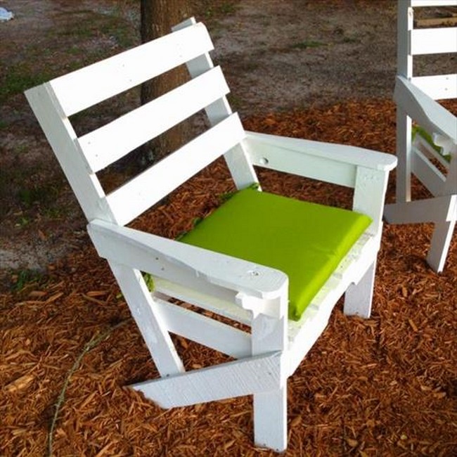 50+ DIY Pallet Chairs Ideas That Can Improve Your New Home Pallets