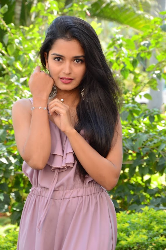 Priyanka Jain at Chalte Chalte Teaser Launch
