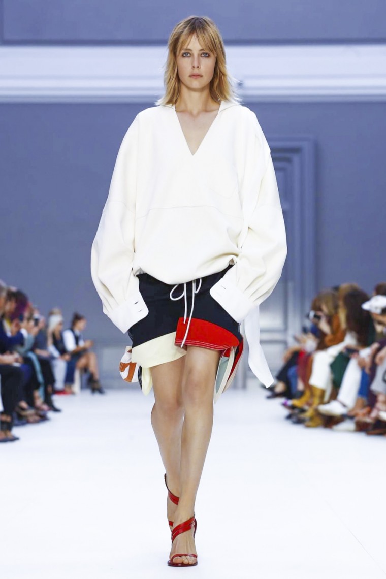 Chloé Spring Summer 2017 - Paris Fashion Week chloé-spring-summer-2017, chloé-paris, chloé-girs, chloé-printemps-été-2017, chloé-spring-summer, chloé-printemps-été, chloé-bag, sac-chloé, jewelry-chloé, bijoux-chloé, chausures-chloé, bottes-chloé, chloé-shoes, du-dessin-aux-podiums, dudessinauxpodiums