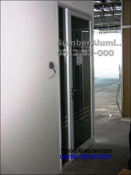 Gambar Pintu Aluminium Swing Single