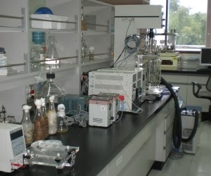 gambar di dalam laboratorium