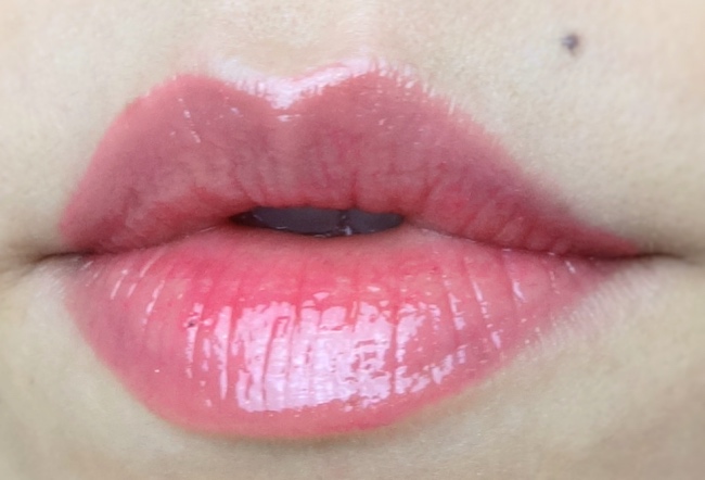 Chanel Rouge Coco Gloss Tendresse review swatch