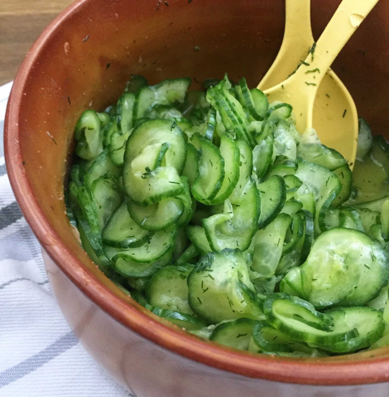 LanisLeckerEcke: Einfacher Gurkensalat