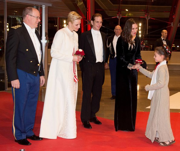 Accesorios y ropa de la casa Principesca de Mónaco - Página 9 Gala-Dinner-2016-Monaco-National-Day-5