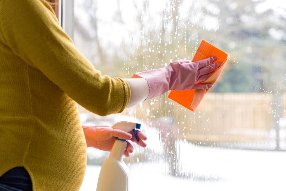 5 Safe House Cleaning Tips for Pregnant Women