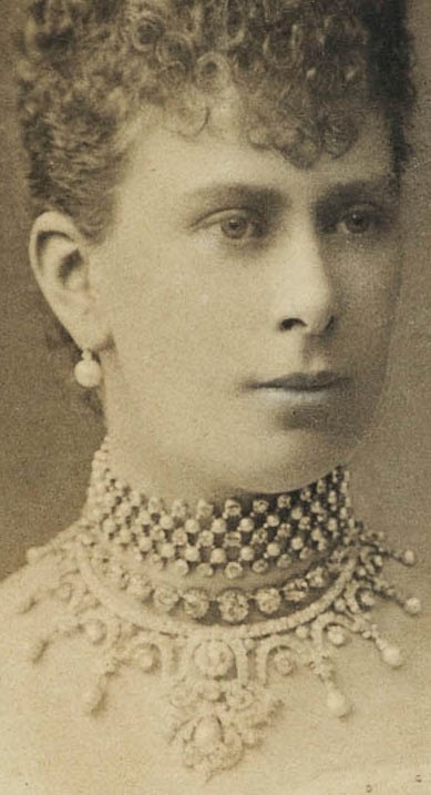 Tiara Mania: Queen Mary of the United Kingdom's Ladies of England Tiara