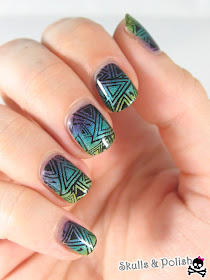 Gradient nails with Whispering Waves 3