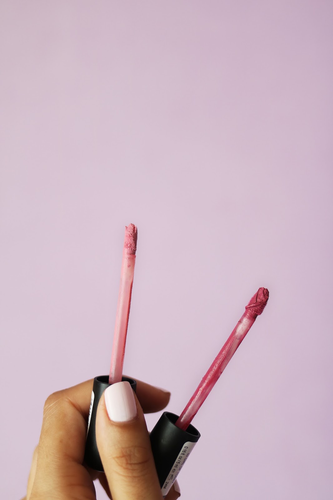 Essence Cosmetics , Essence cosmetiques , Essence , MATT MATT MATT LONGLASTING LIPGLOSS , revue , avis , rosemademoiselle , rose mademoiselle , blog beauté , paris , revue , avis , france , swatch ,