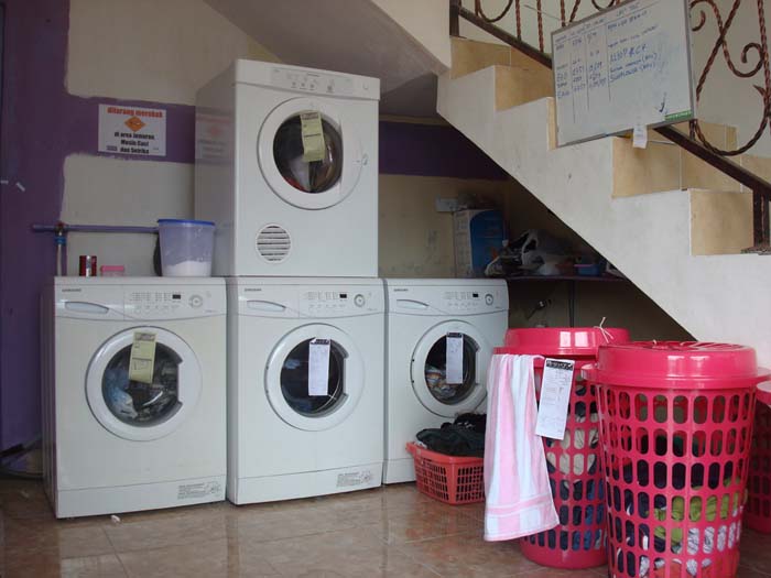LAUNDRY TEGAL Jasa Binantu