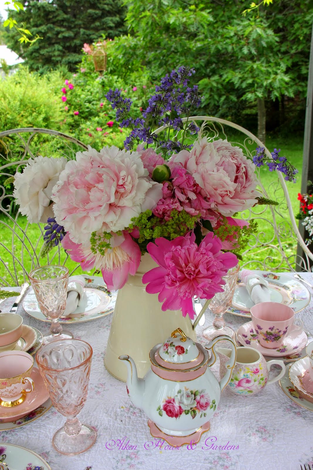 Aiken House & Gardens: Garden Terrace Lunch