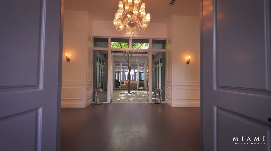 53 Interior Design Photos vs. 4100 Kiaora St, Miami Luxury Mansion Tour