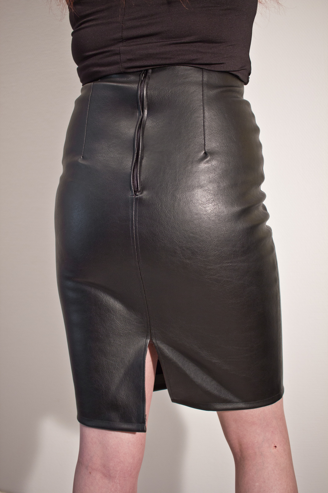 PlasticDreams: PU Leather pencil skirt