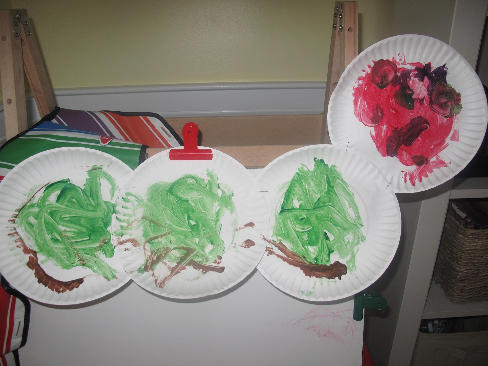 The Very Hungry Caterpillar Paper Plate Craft The Chirping Moms