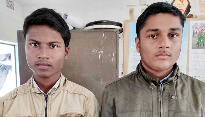 Dhanute beaten 2 SSC candidates ধুনটে ২ এসএসসি পরীক্ষার্থীকে পেটালো বখাটেরা