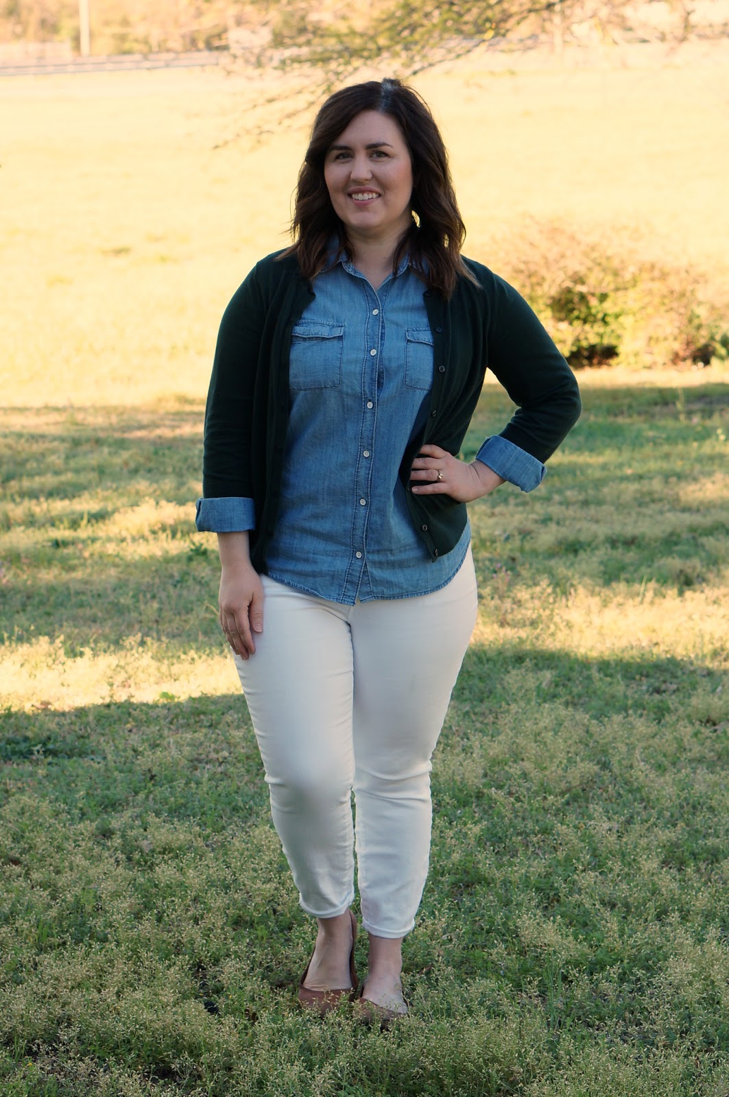 Rebecca Lately Ann Taylor White Jeans Old Navy Chambray Lucky Brand Emmie Flats