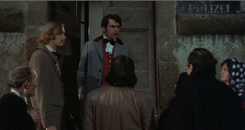 чёрное рождество 1974 убийца. безумие фильм ужасов 1974. блэк кристмас фильм ужасов. безумие фильм ужасов 1974. голубые глаза поломанной куклы фильм 1974.