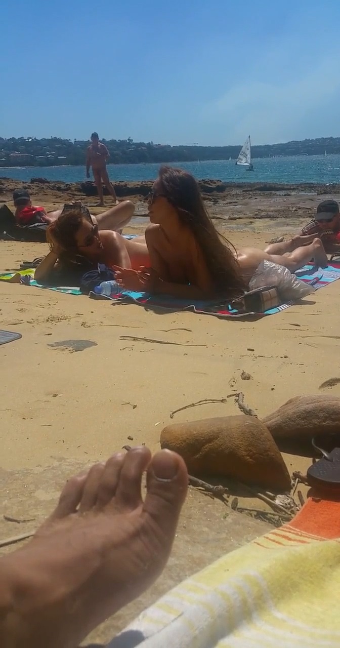 Voyeur Zona: Korean girls on nude beach