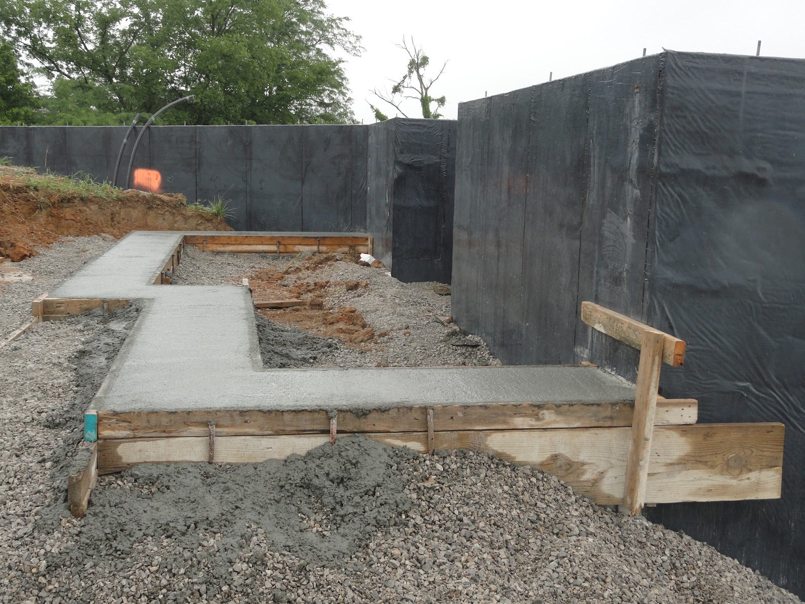 Kamish Lake Home: June 1 - The garage foundation takes shape