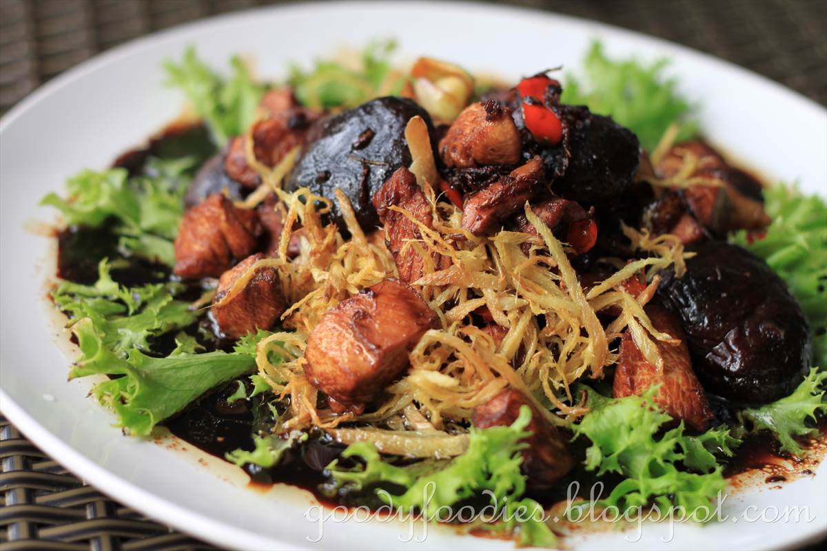GoodyFoodies Recipe Stir fried chicken with dark soy sauce and crispy