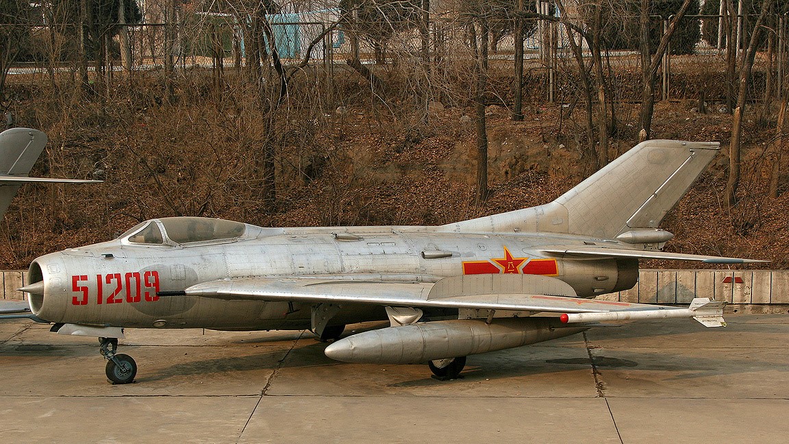 Shenyang-J-6III%2B%25282%2529.jpg