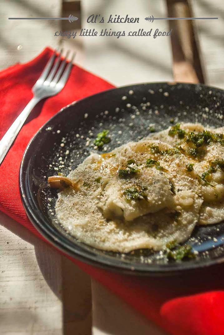 Al's kitchen Kremowe ravioli ze szpinakiem i fetą w maślanym sosie