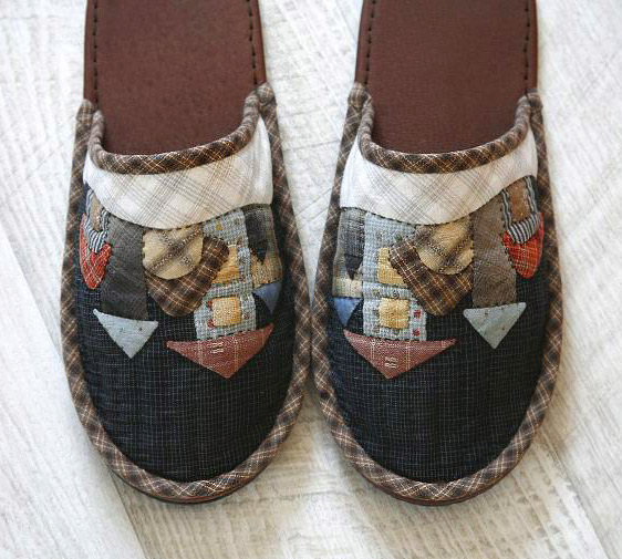 Sew cozy slippers. Quilting and patchwork. DIY tutorial in pictures.
