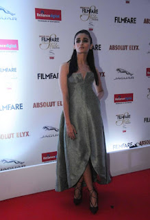 Alia Bhatt Stills At Filmfare Glamour and Style Awards  (3)